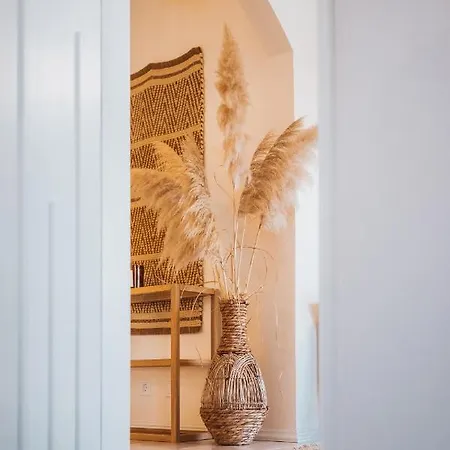 Kodu - Spacious 2 Storey Coastal With Balcony, Sea View, Garden & Bbq