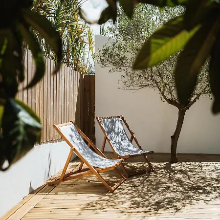 Kodu - Spacious 2 Storey Coastal With Balcony, Sea View, Garden & Bbq *