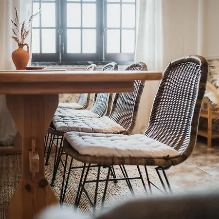 Kodu - Spacious 2 Storey Coastal With Balcony, Sea View, Garden & Bbq *