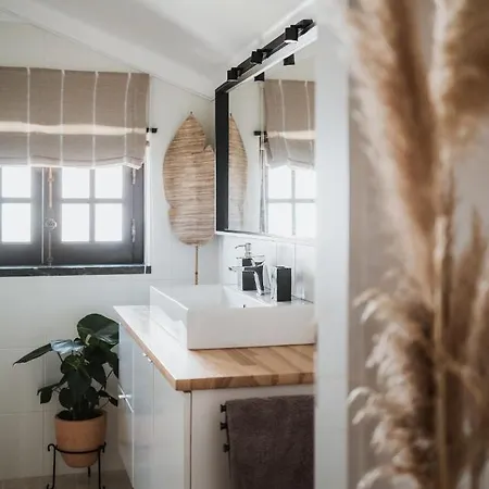 Appartement Kodu - Spacious 2 Storey Coastal With Balcony, Sea View, Garden & Bbq Santo Isidoro