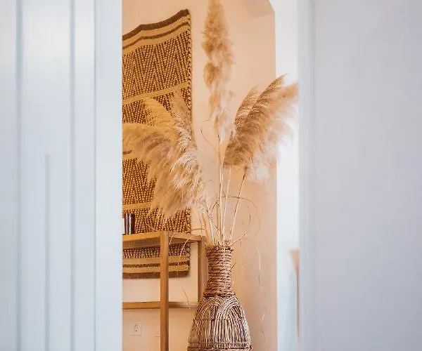 Kodu - Spacious 2 Storey Coastal With Balcony, Sea View, Garden & Bbq