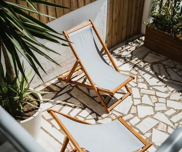 Kodu - Spacious 2 Storey Coastal With Balcony, Sea View, Garden & Bbq